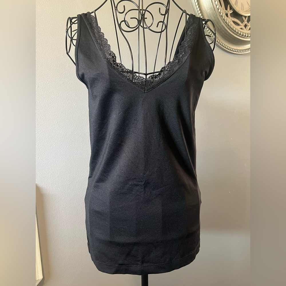 Banana Republic Medium Black Tank Classy Sleek Sleeveless Top with lace accent